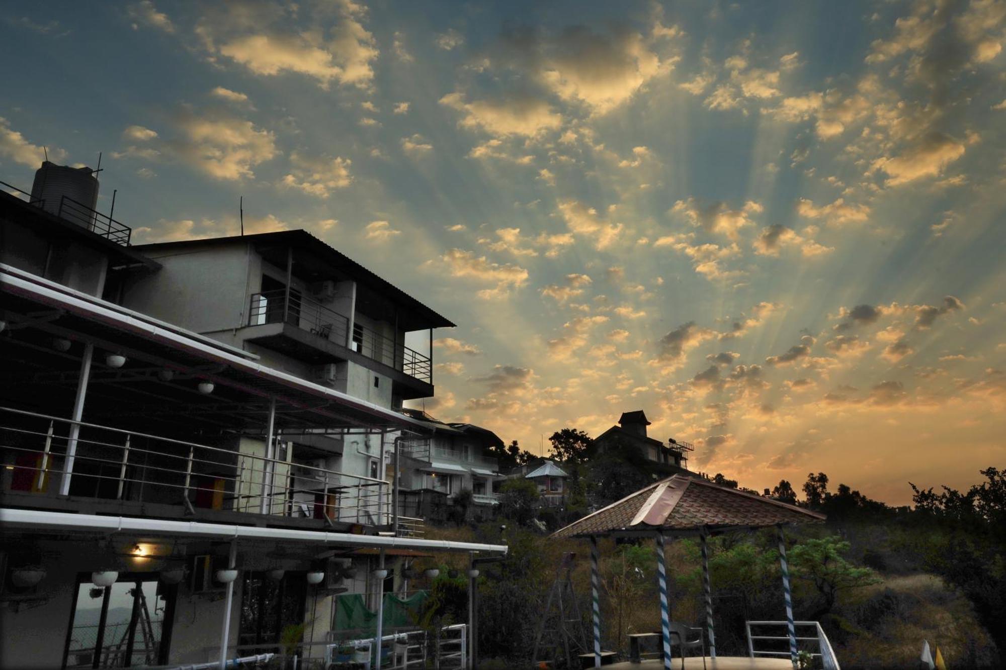 Trattino Resorts Panchgani Eksteriør billede